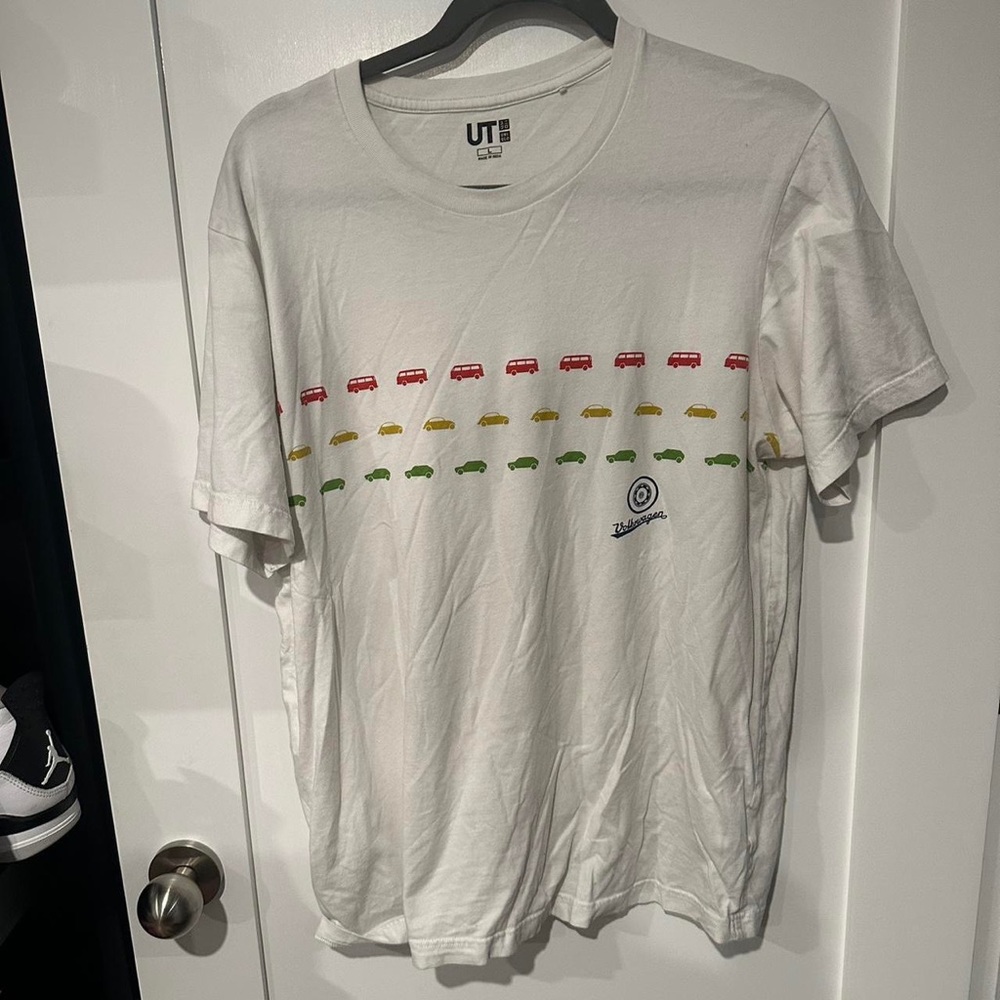 uniqlo x volkswagen graphic tee